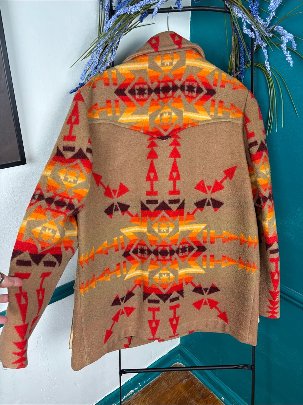 Chief Joseph vintage Pendleton Tan Wool blanket coat  with Red & Orange - Picture 9 of 10